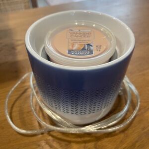 Yankee Candle Blue and White Scenterpiece w/timer